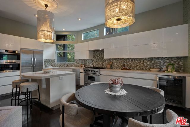 2180 Laurel Canyon Boulevard, Los Angeles, CA 90046