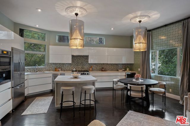 2180 Laurel Canyon Boulevard, Los Angeles, CA 90046