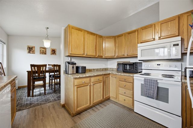250 S 21st Street Court, Marion, IA 52302