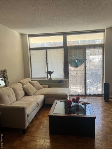 35 N Chatsworth Avenue 2Q, Larchmont, NY 10538