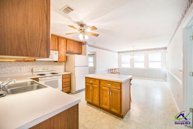 209 Deer Track Court, Warner Robins, GA 21088