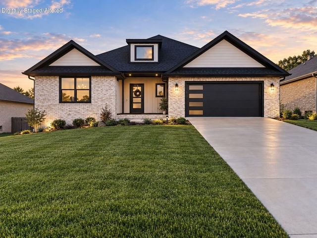1365 W Gaslight Drive, Springfield, MO 65810