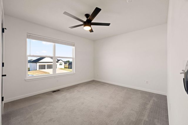 1365 W Gaslight Drive, Springfield, MO 65810