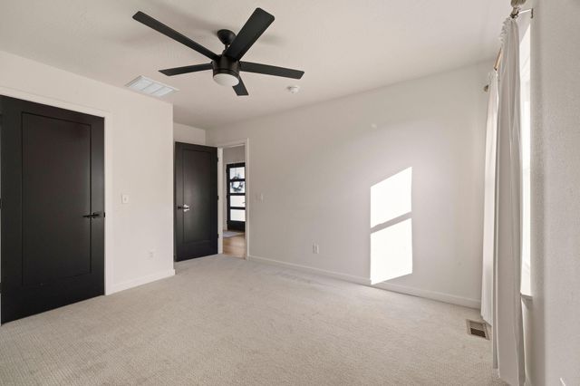 1365 W Gaslight Drive, Springfield, MO 65810