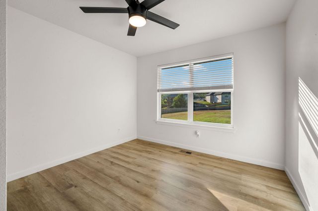 1365 W Gaslight Drive, Springfield, MO 65810