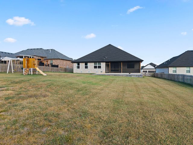 1365 W Gaslight Drive, Springfield, MO 65810