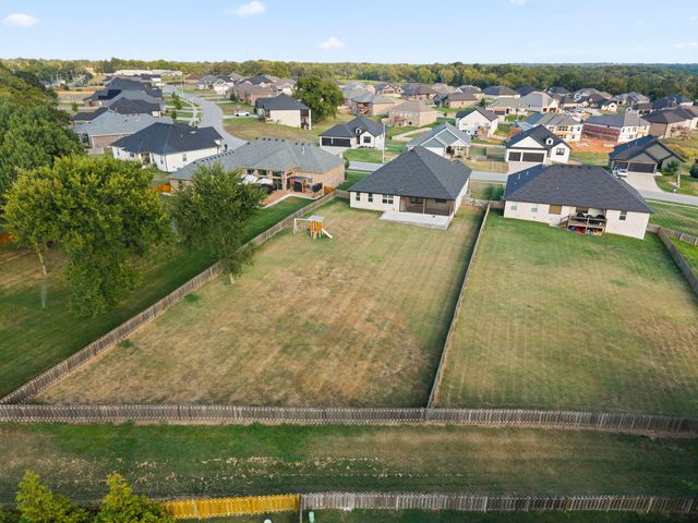 1365 W Gaslight Drive, Springfield, MO 65810