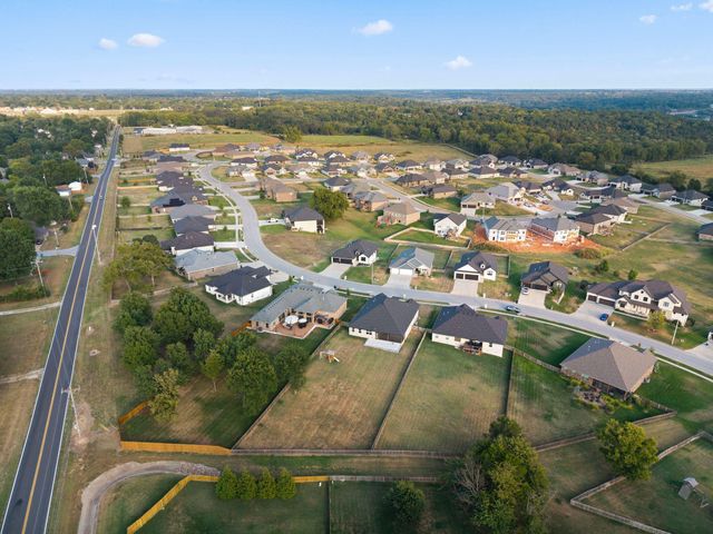 1365 W Gaslight Drive, Springfield, MO 65810