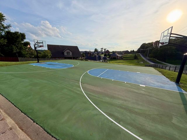 1365 W Gaslight Drive, Springfield, MO 65810