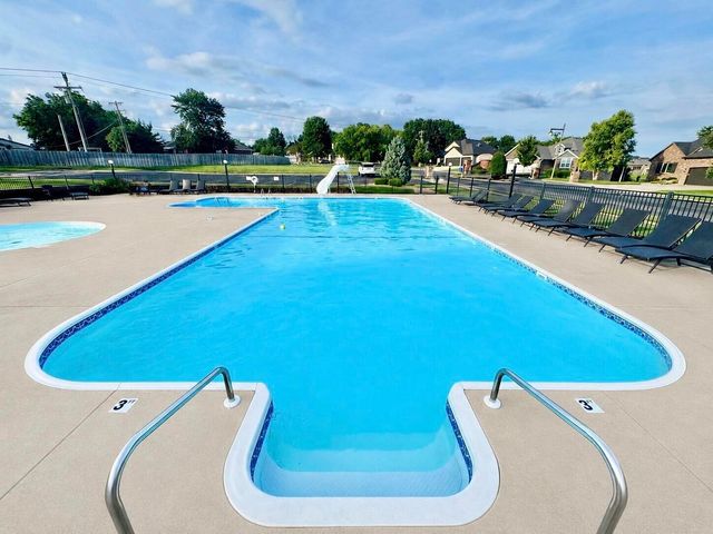 1365 W Gaslight Drive, Springfield, MO 65810