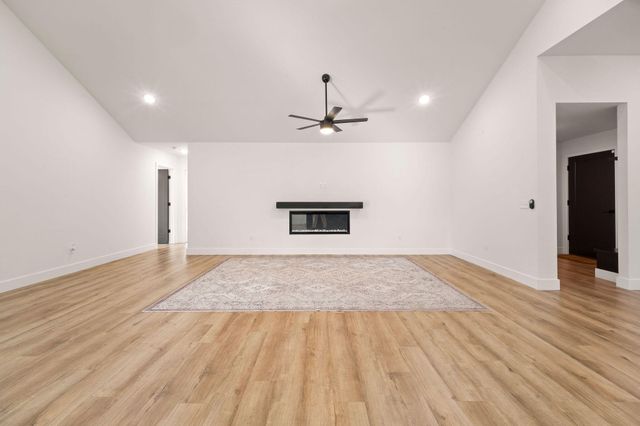 1365 W Gaslight Drive, Springfield, MO 65810