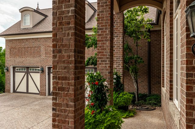 2436 Long Hollow Pike, Hendersonville, TN 37075