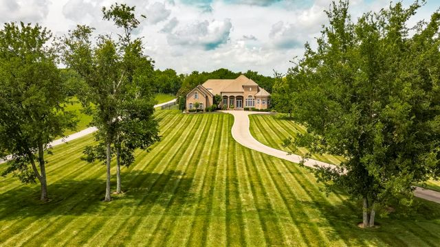 2436 Long Hollow Pike, Hendersonville, TN 37075
