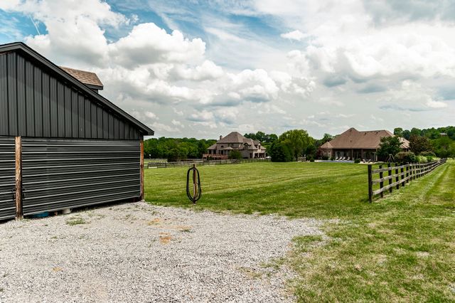 2436 Long Hollow Pike, Hendersonville, TN 37075