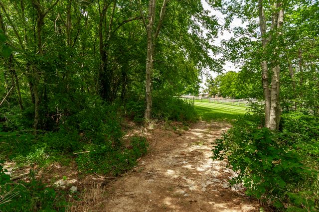 2436 Long Hollow Pike, Hendersonville, TN 37075