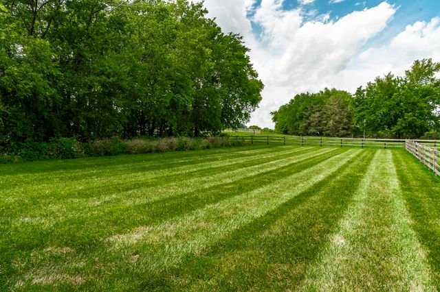 2436 Long Hollow Pike, Hendersonville, TN 37075