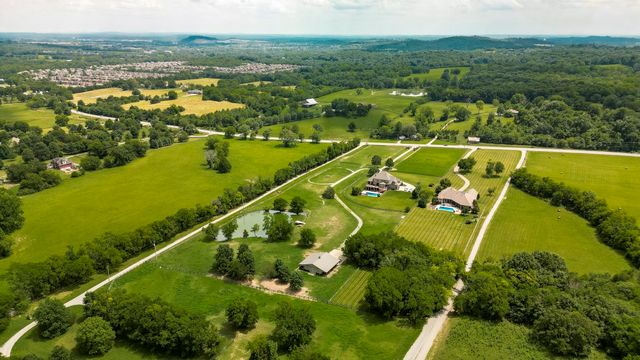 2436 Long Hollow Pike, Hendersonville, TN 37075