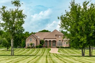 2436 Long Hollow Pike, Hendersonville, TN 37075