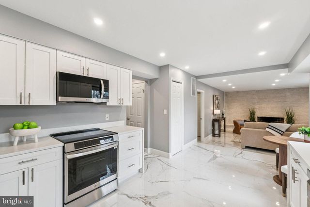 8624 WILD OLIVE DR, Potomac, MD 20854