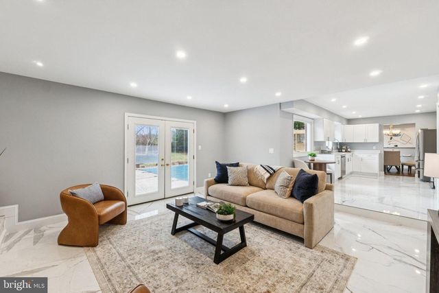 8624 WILD OLIVE DR, Potomac, MD 20854