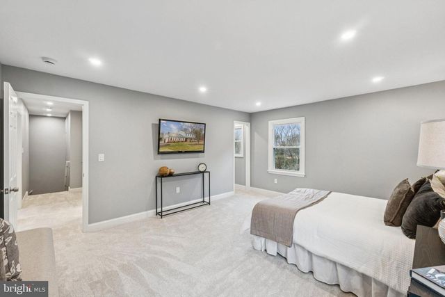 8624 WILD OLIVE DR, Potomac, MD 20854