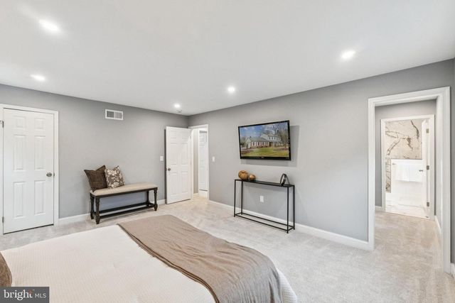 8624 WILD OLIVE DR, Potomac, MD 20854