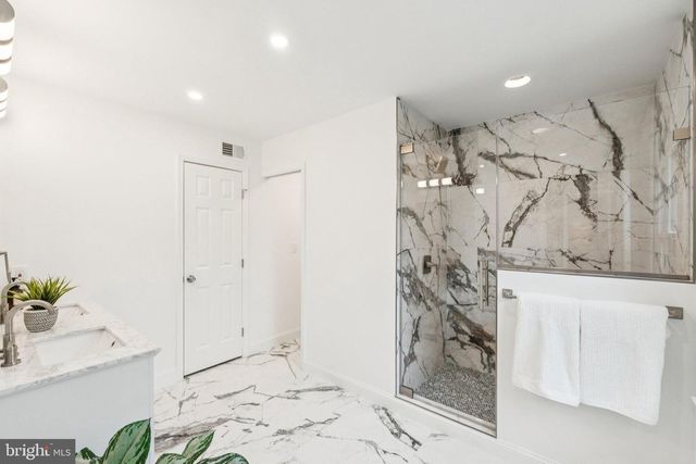 8624 WILD OLIVE DR, Potomac, MD 20854