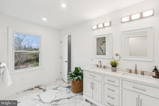 8624 WILD OLIVE DR, Potomac, MD 20854