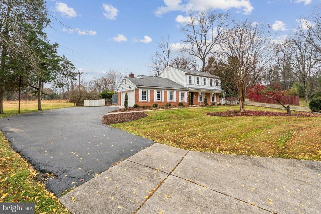 8624 WILD OLIVE DR, Potomac, MD 20854