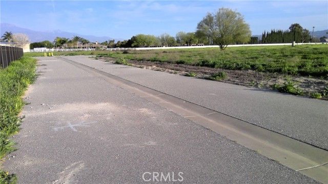 1 N Lyon Avenue, Hemet, CA 92543