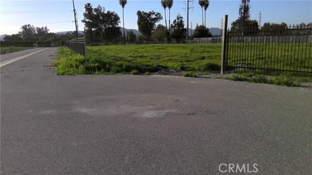 1 N Lyon Avenue, Hemet, CA 92543