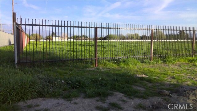 1 N Lyon Avenue, Hemet, CA 92543