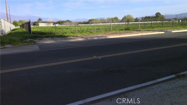 1 N Lyon Avenue, Hemet, CA 92543