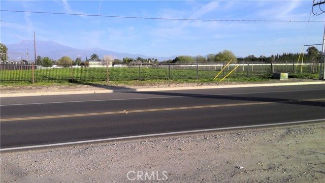 1 N Lyon Avenue, Hemet, CA 92543