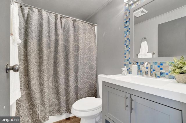 109 MAPLEWOOD DR, Dover, PA 17315