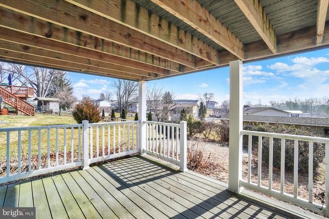 109 MAPLEWOOD DR, Dover, PA 17315