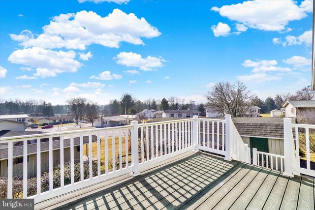 109 MAPLEWOOD DR, Dover, PA 17315