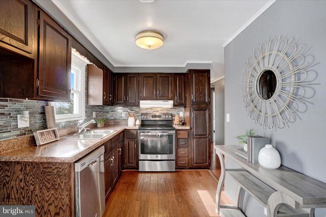 109 MAPLEWOOD DR, Dover, PA 17315