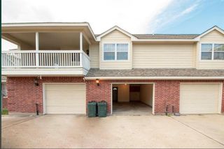 1203 Lovett 1255, Tomball, TX 77375