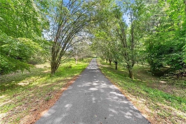 5141 Strickland Rd, Gainesville, GA 30507