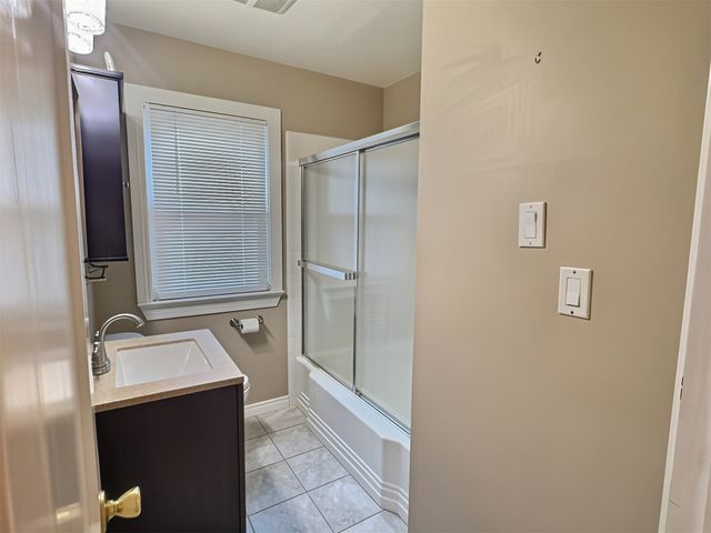 1017 N New Haven Avenue, Tulsa, OK 74115