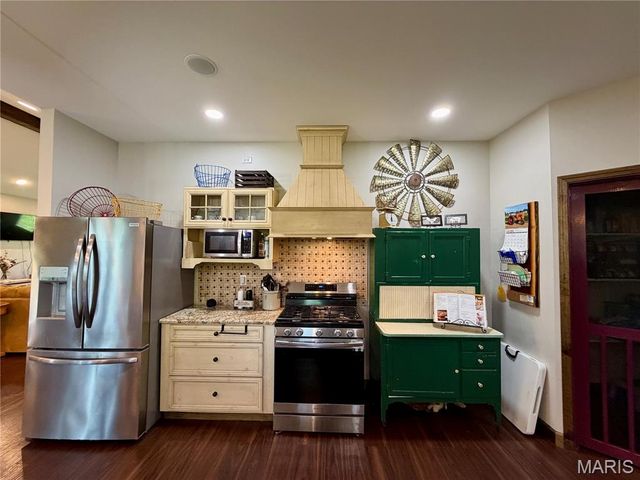 11120 Lakeshore, Hannibal, MO 63401