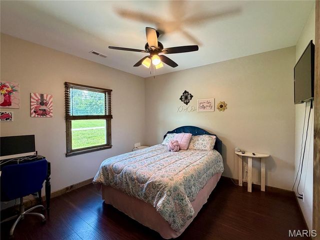 11120 Lakeshore, Hannibal, MO 63401