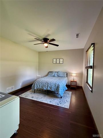 11120 Lakeshore, Hannibal, MO 63401