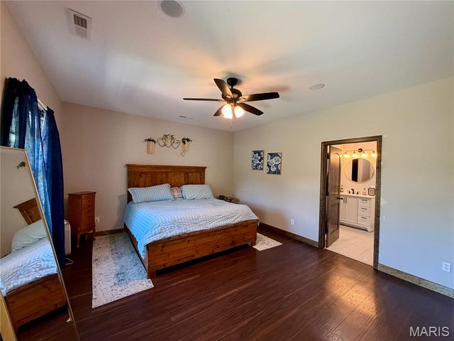 11120 Lakeshore, Hannibal, MO 63401