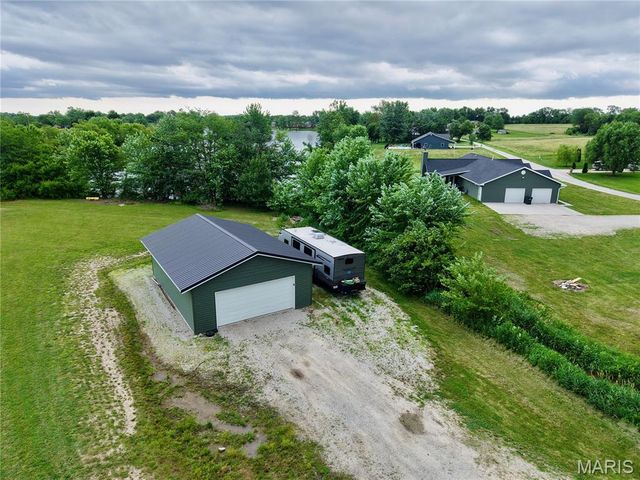 11120 Lakeshore, Hannibal, MO 63401