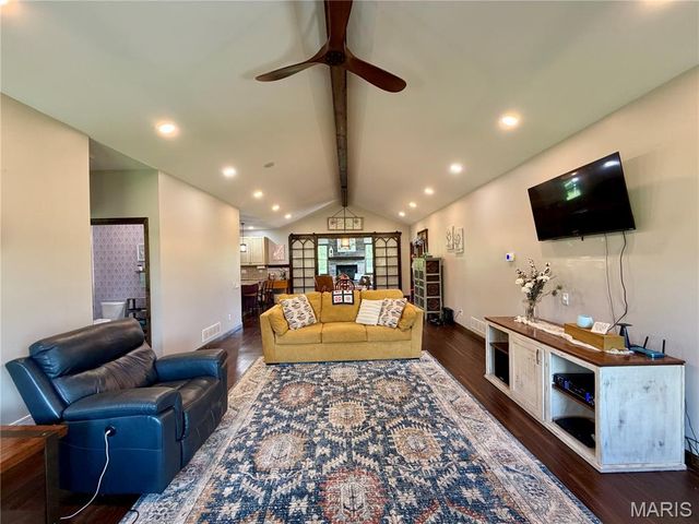11120 Lakeshore, Hannibal, MO 63401