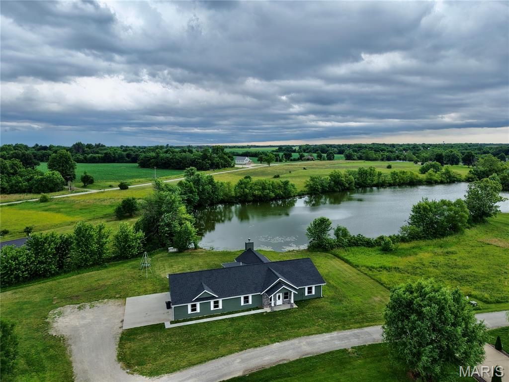 11120 Lakeshore, Hannibal, MO 63401