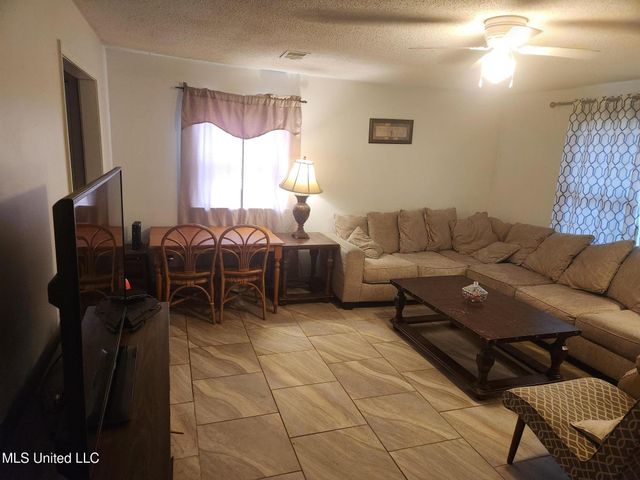 2411 Parsley Avenue, Pascagoula, MS 39567