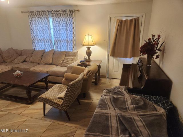 2411 Parsley Avenue, Pascagoula, MS 39567